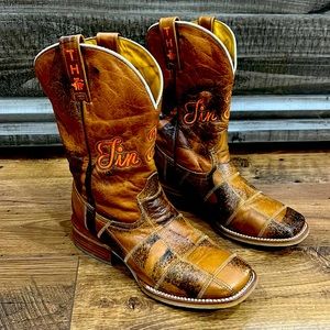 Tin Haul - Like new, only worn a couple times - 11D